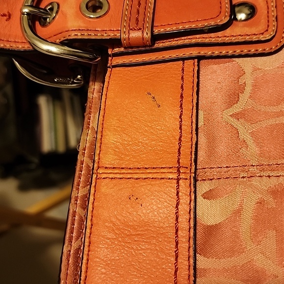 VINTAGE COACH HANDBAG - Picture 4 of 5